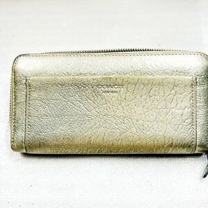 Coach Leather Zippy Wallet